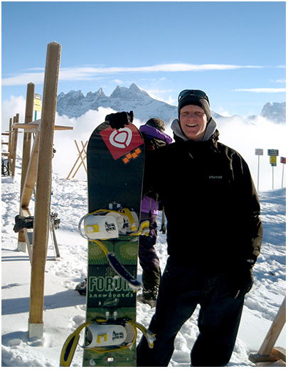 Jesper Rosenberg snowboarding